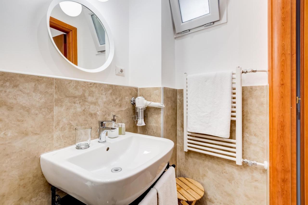 Lovely And Modern Nest Near The Colosseum Rome Exterior photo